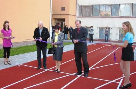 Přestřižení pásky